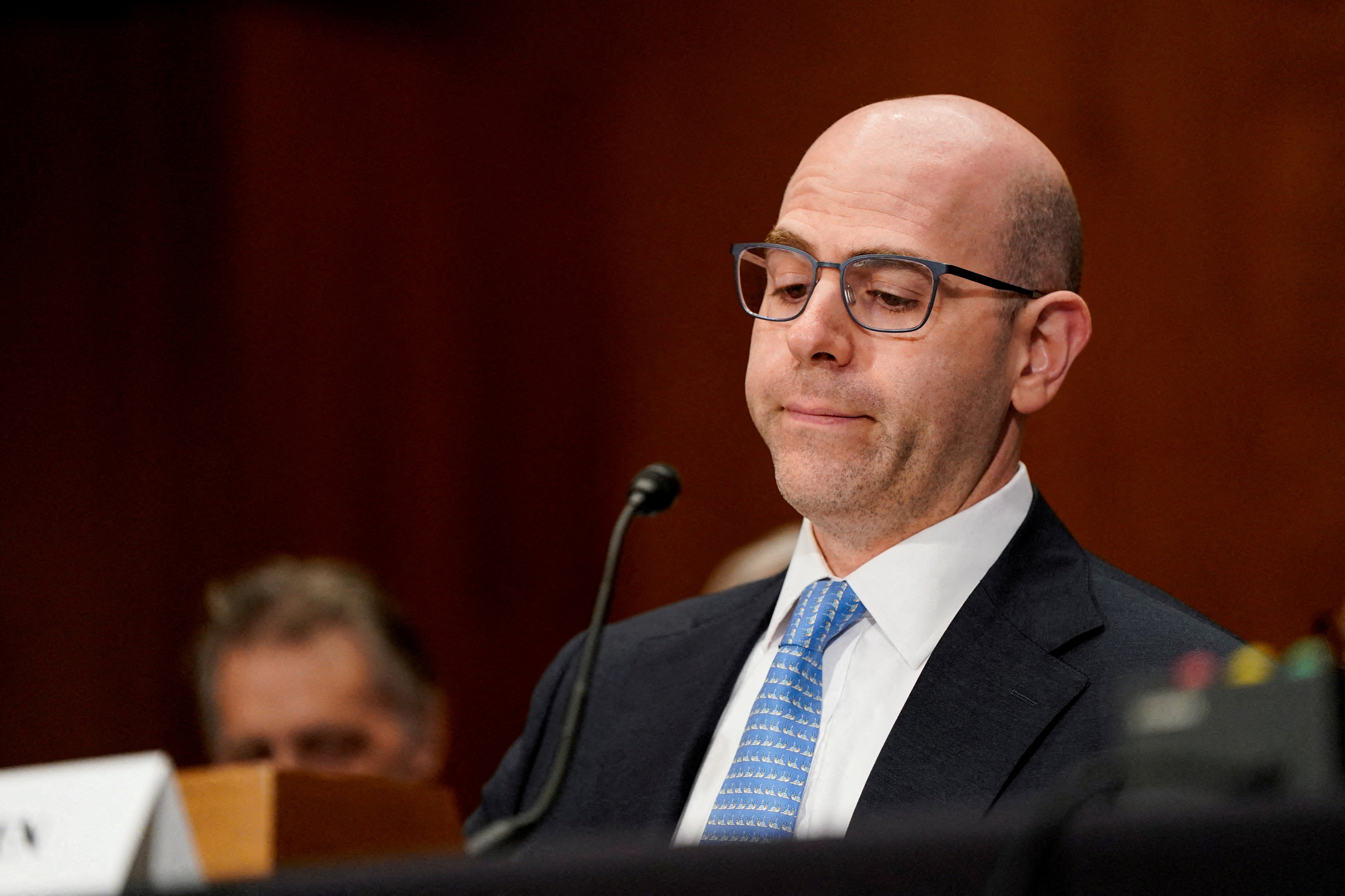 Stephen Miran, diretor do Fed, renuncia a cargo de conselheiro na Casa Branca, diz agência