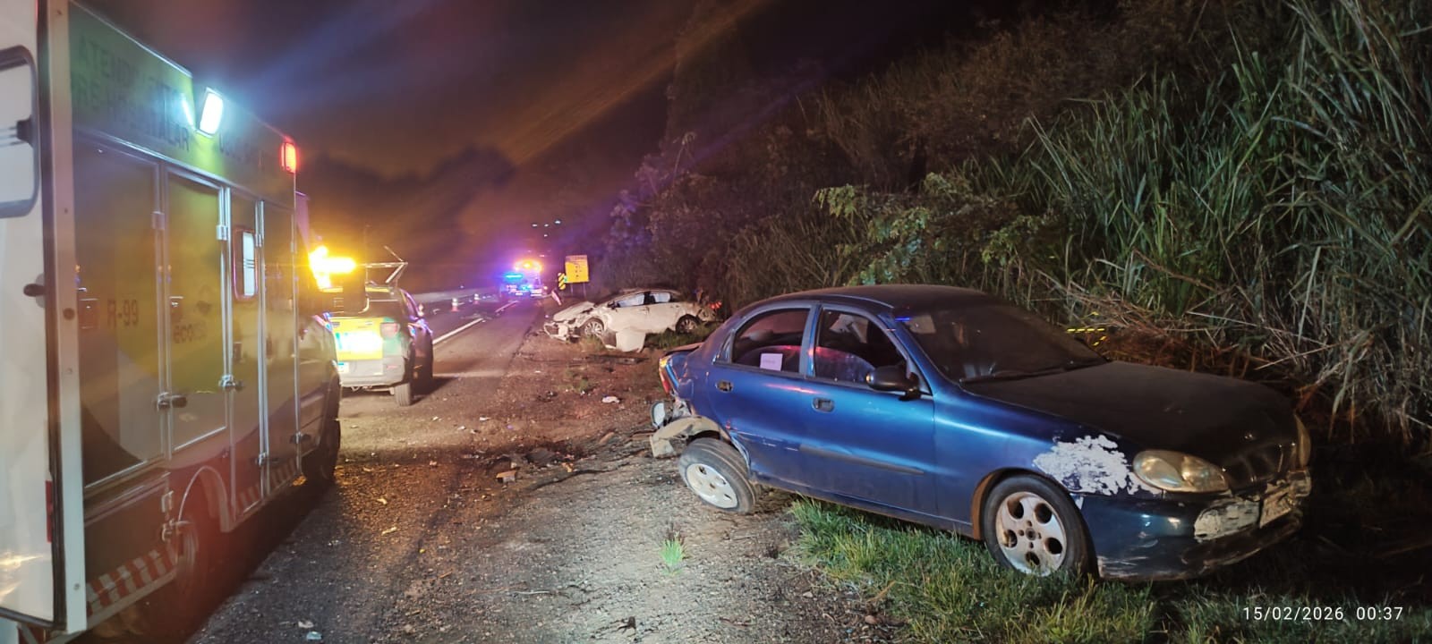 Motorista sem cinto morre após bater e ser arremessado para fora do carro na BR-050, em Uberaba