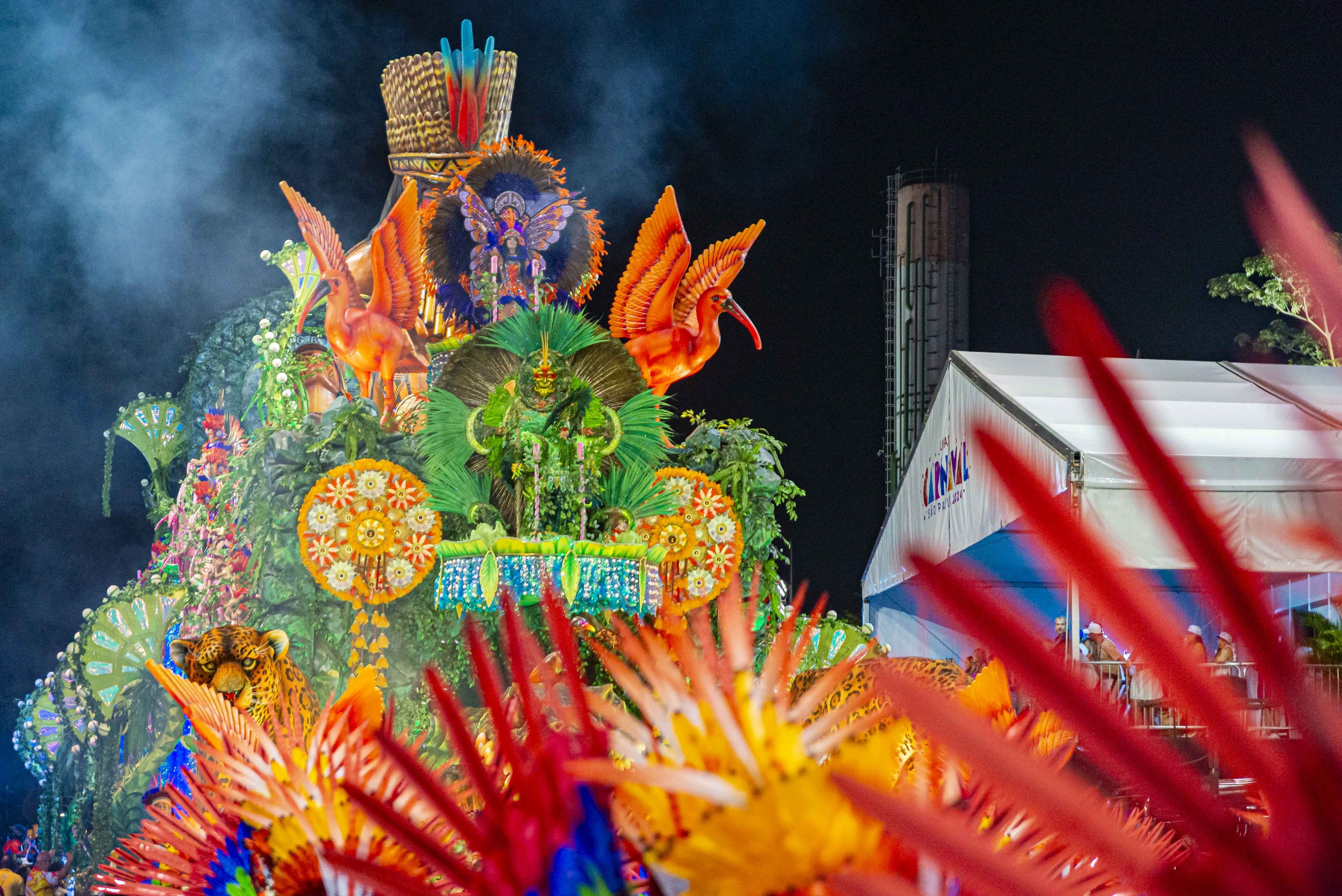 Carnaval 2025: veja onde comprar e quanto custam ingressos para desfiles de escolas de samba de SP