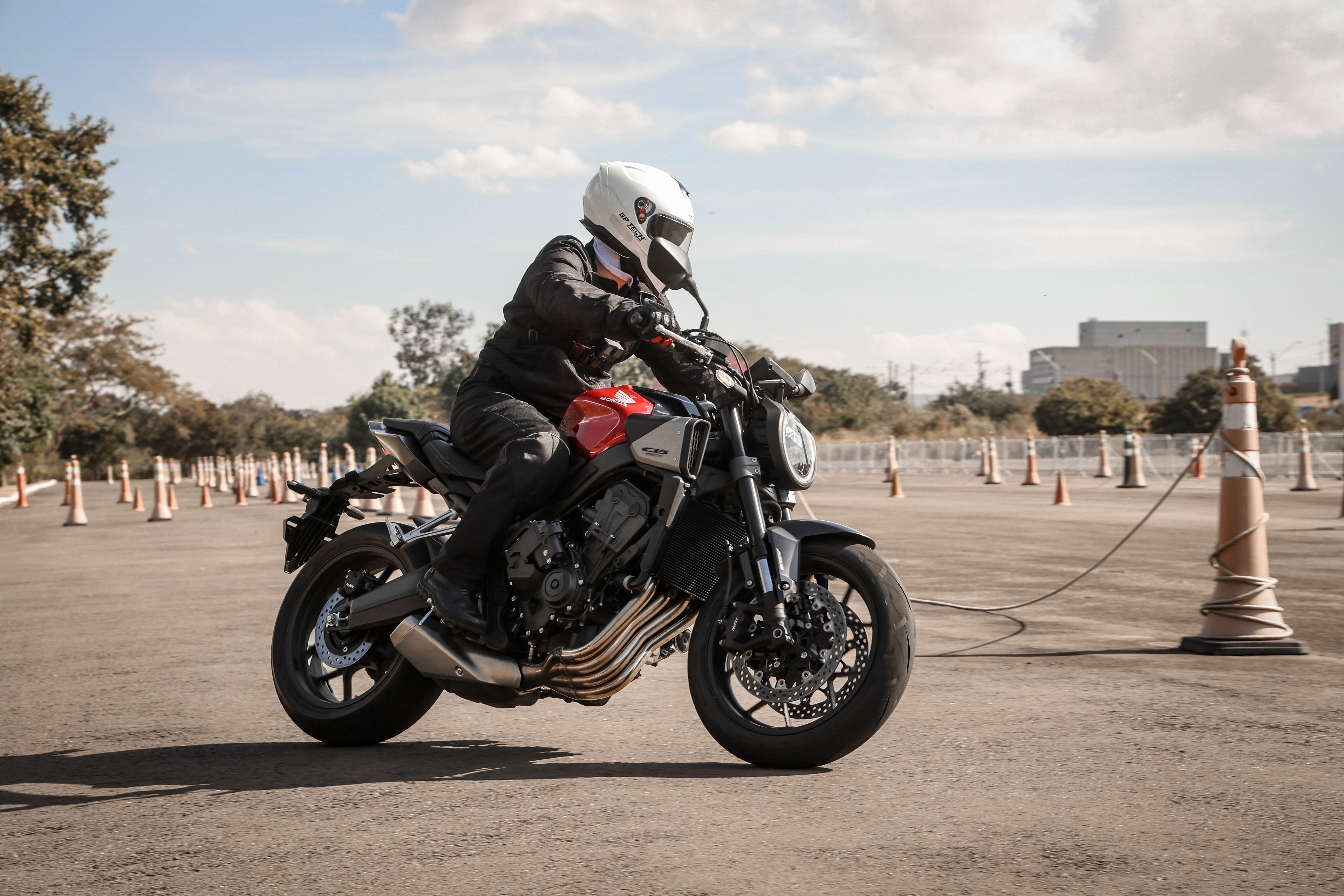 Honda CB 650R chega por R$ 58.270, com novo câmbio amigo dos iniciantes ...