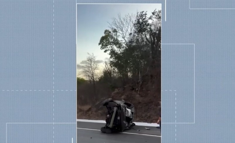 Uma pessoa morre e três ficam feridas após carro capotar, em Campina Grande