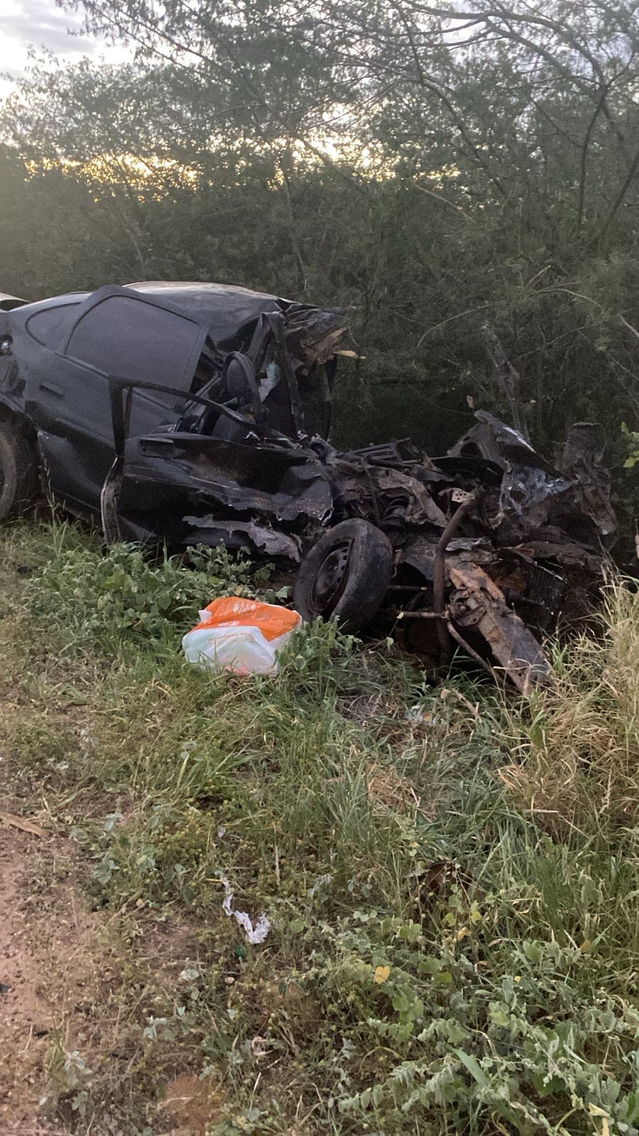 Homem morre em colisão entre carro e ônibus na Zona Rural de Petrolina