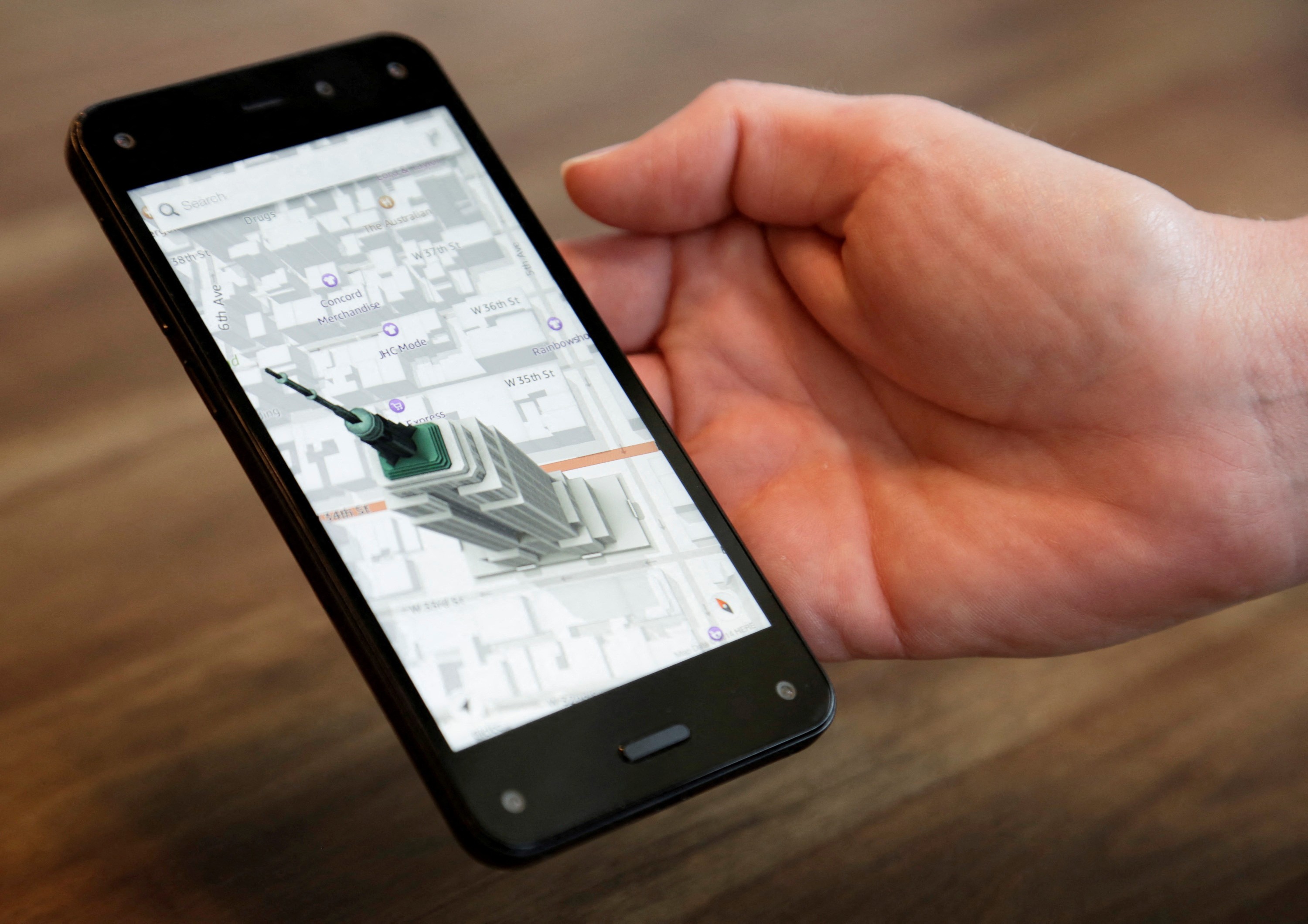 Amazon planeja primeiro celular mais de 10 anos após tentativa frustrada com Fire Phone