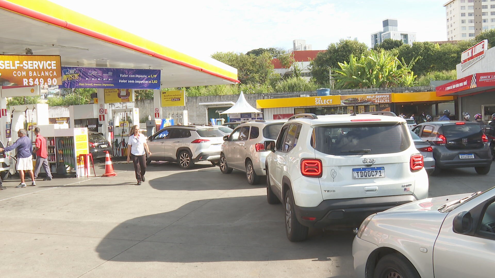 Dia sem imposto em BH: clientes passam mais de 18h na fila para conseguir desconto; veja lojas participantes