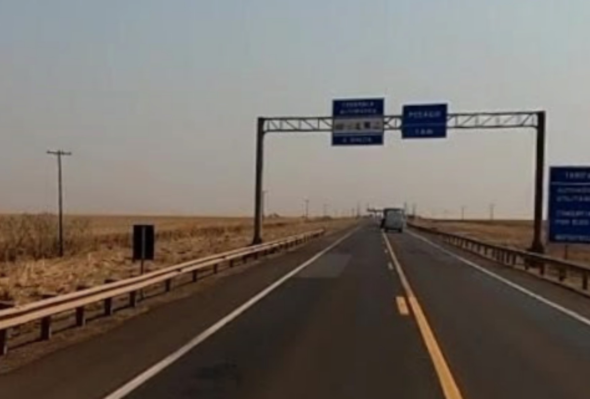 Ônibus tomba na BR-163 em Sonora, deixa dois mortos e 36 feridos