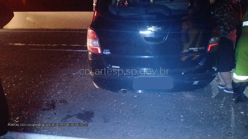 Recém-nascido e motorista morrem em acidente entre dois carros em rodovia de Assis — Foto: Artesp/Reprodução