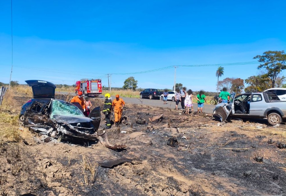 Mulher que morreu após acidente entre carros na TO-010 é identificada ...