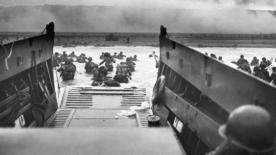 Dia D completa 80 anos e ajudou a mudar os rumos da 2ª Guerra Mundial - Foto: (Chief Photographer's Mate Robert M. Sargent, U.S. Coast Guard via AP, File)