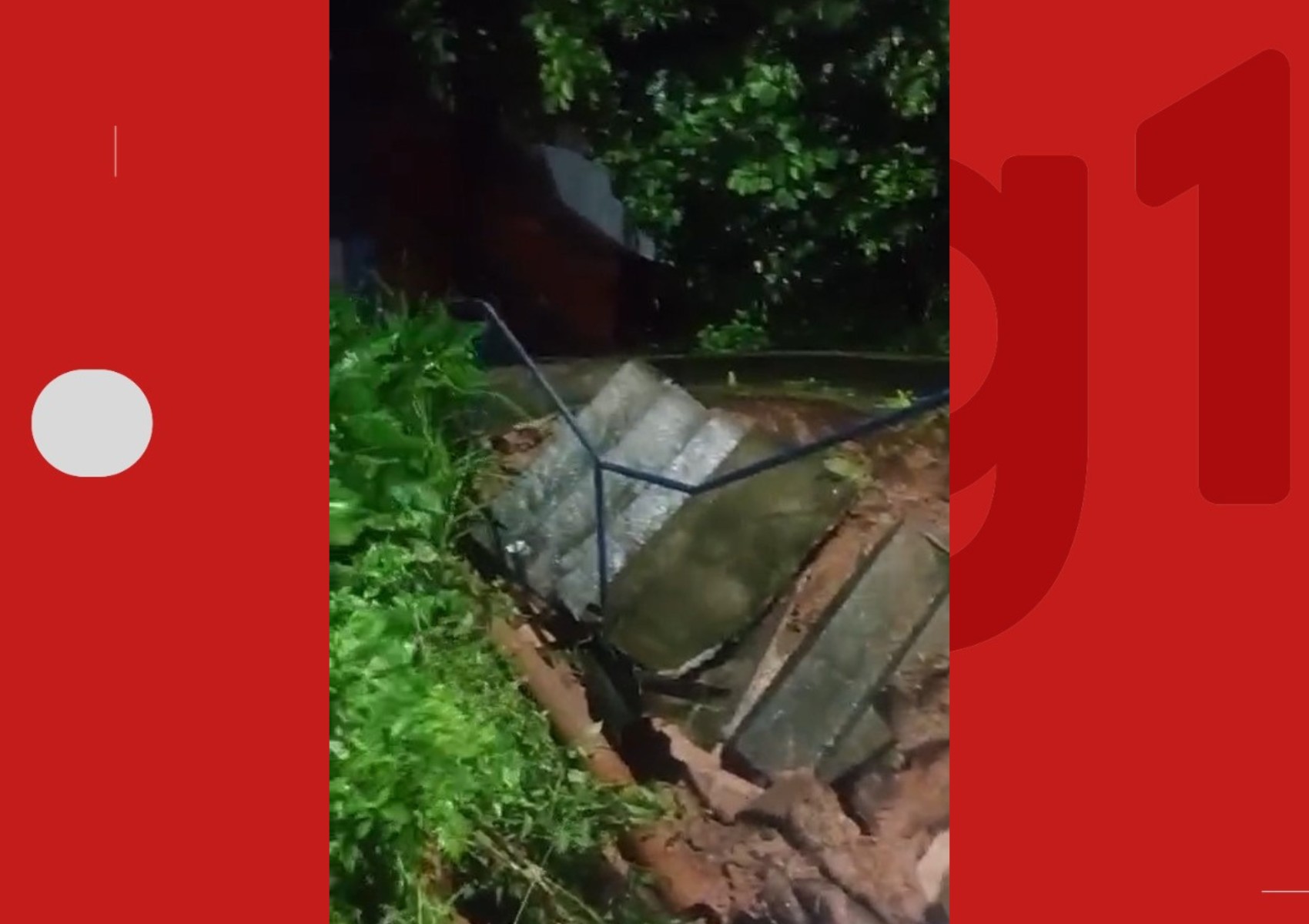 Fortes chuvas causam alagamentos, queda de árvores, destelhamento e deslizamentos em Salvador