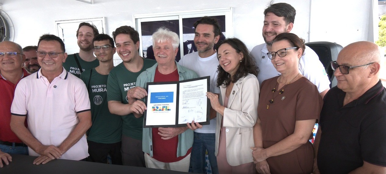 Ministério do Turismo firma convênio e leva capacitações turísticas às expedições do barco-hospital Abaré