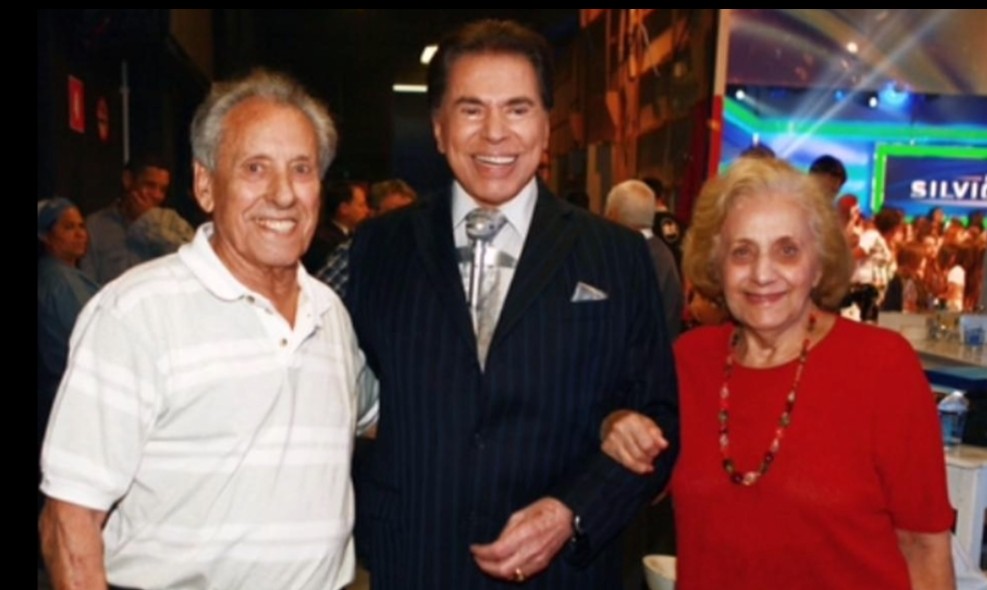 Filha de compositora das marchinhas de Silvio Santos lembra amizade do apresentador com os pais: 'generoso e acolhedor'