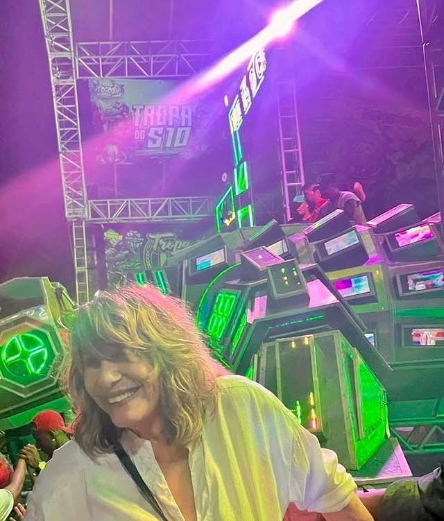 Renata Sorrah enaltece festas de aparelhagem nas redes sociais: 'Patrimônio da cultura paraense' 