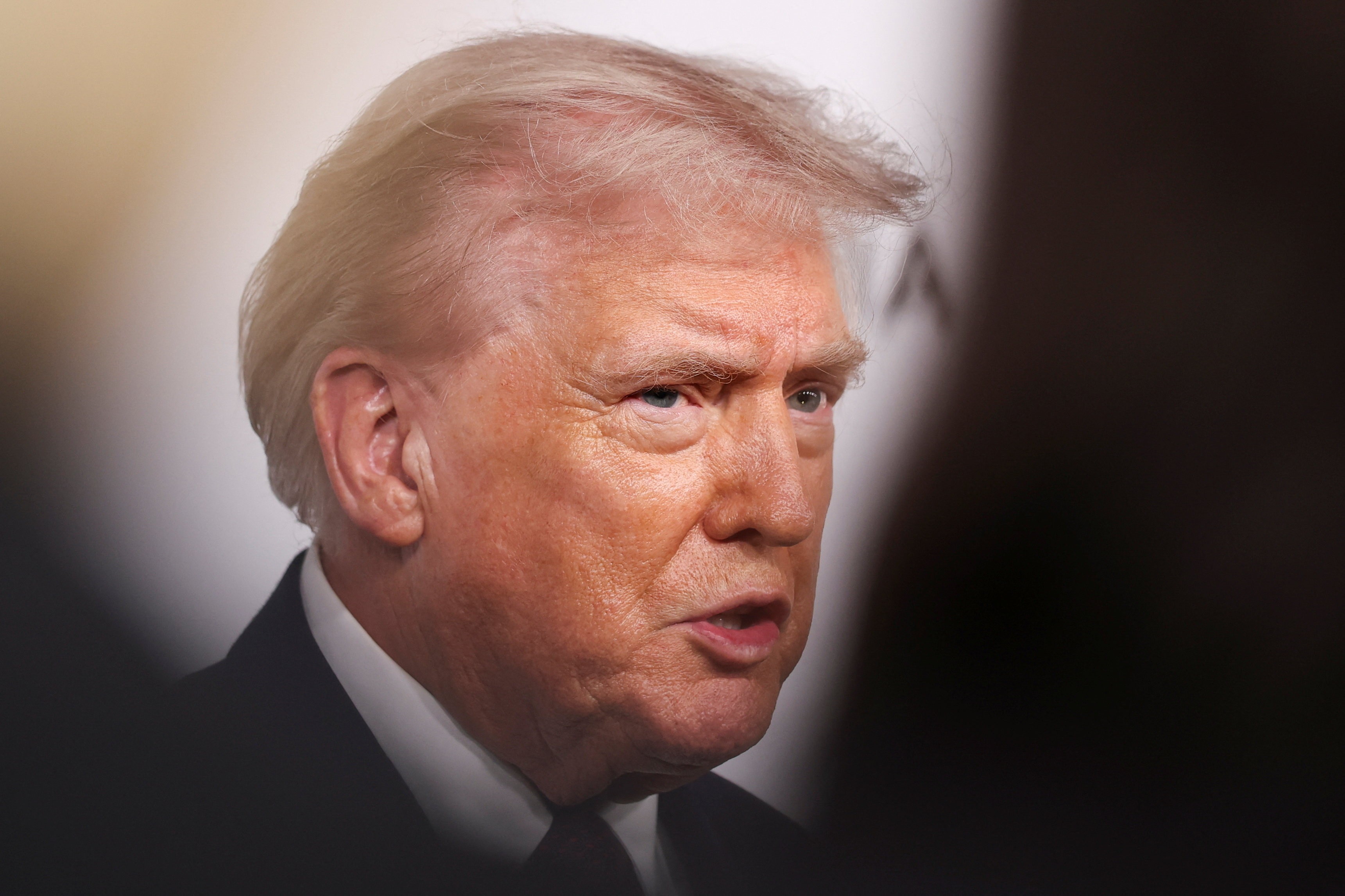 Trump diz que vai conversar com o Irã e espera não usar 'navios poderosos' contra o país