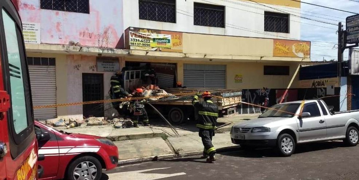 FUI EM BALNEÁRIO CAMBORIÚ COM A SAVEIRO EM CIMA DO CAMINHÃO 