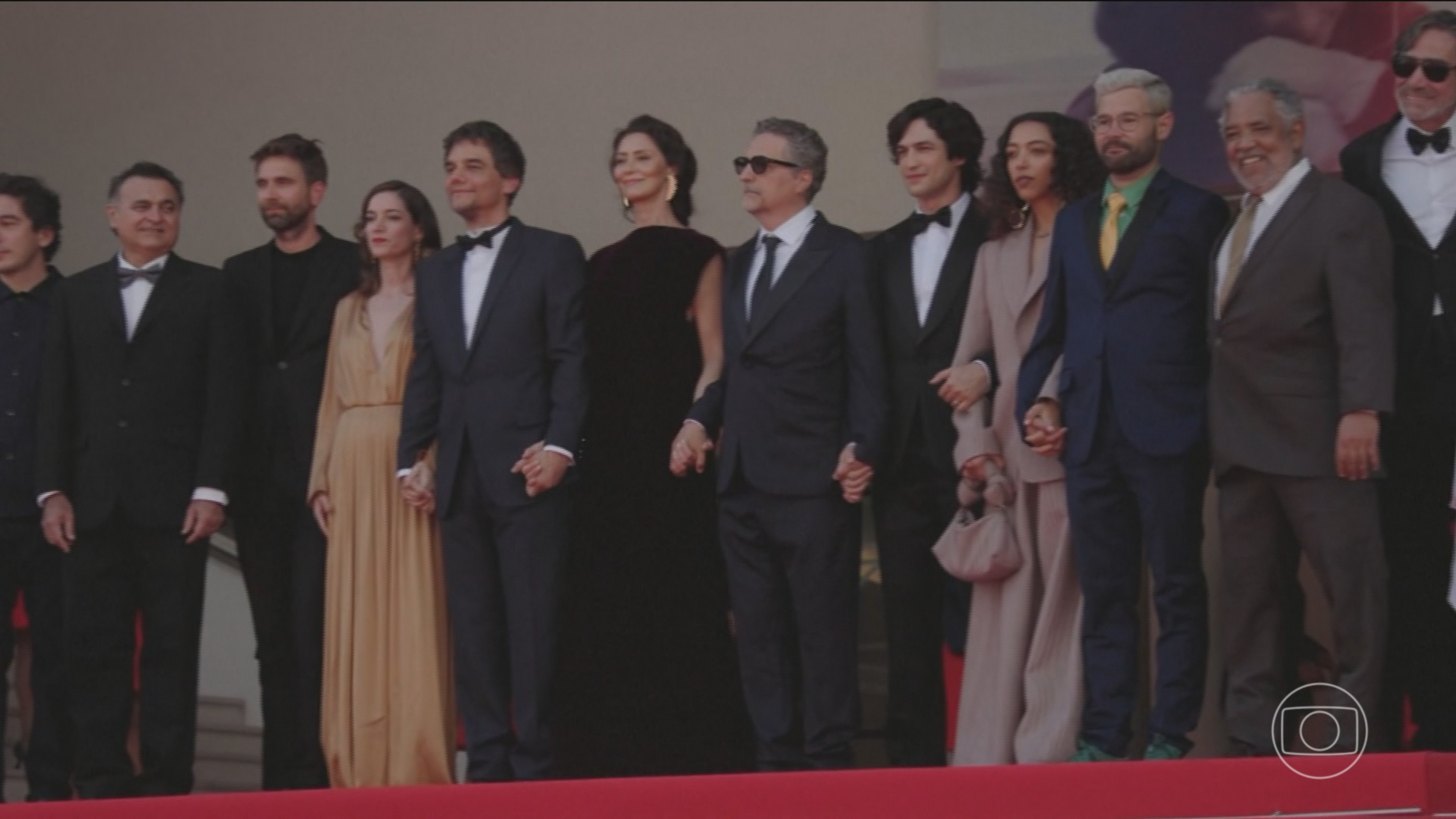 Cidade de Cannes sofre queda de energia e premiação de cinema troca fornecimento de energia para que evento ocorra normalmente