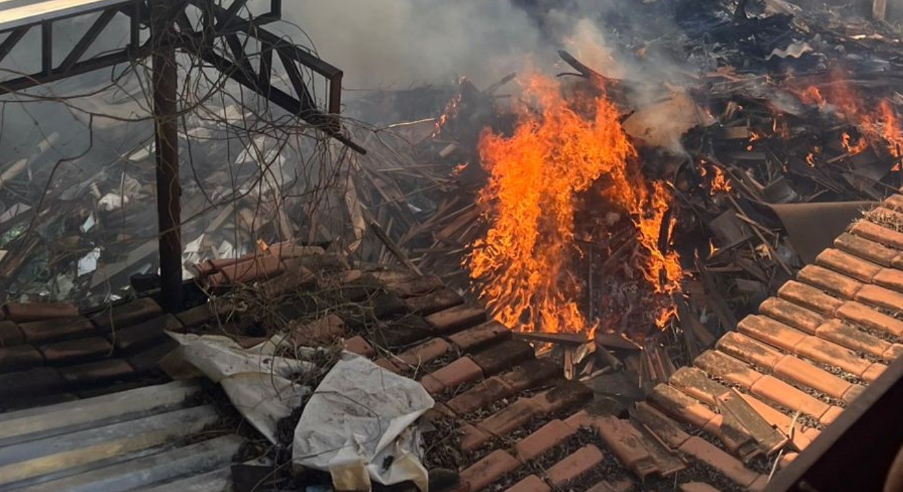 Homem e três funcionários dele são conduzidos à delegacia após incêndio em Coronel Fabriciano