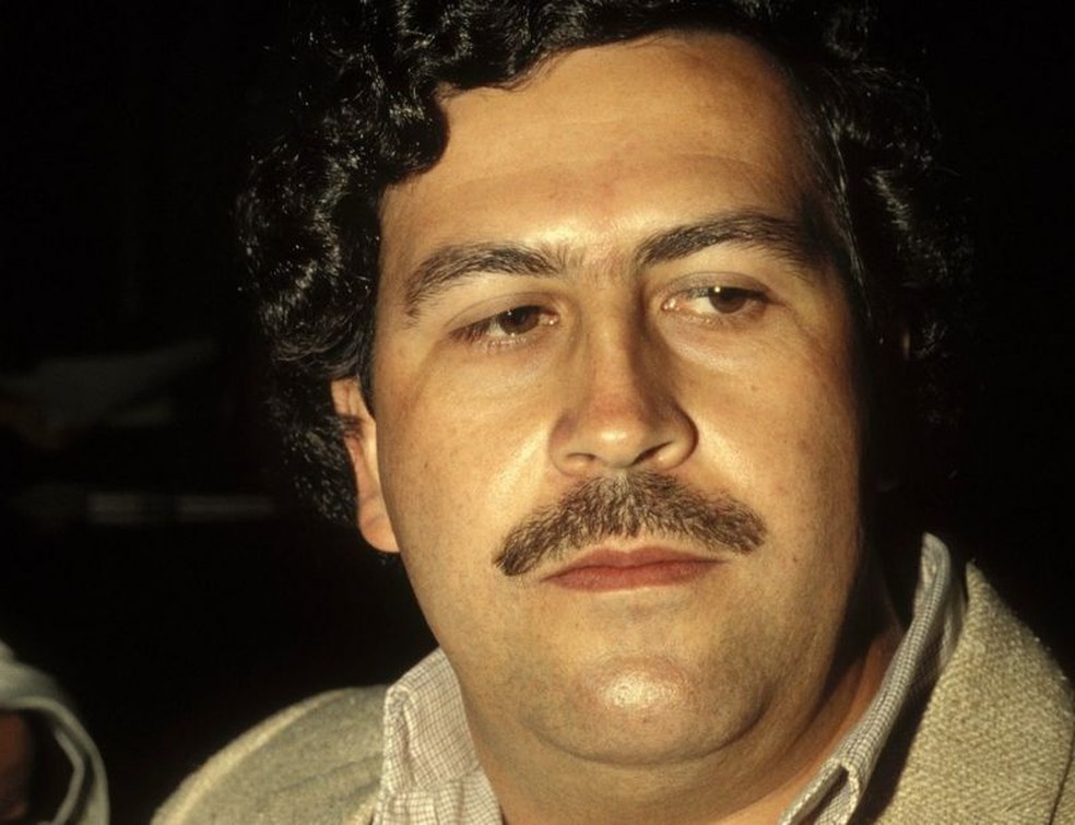 Pablo Escobar não inventou o método da coaína líquida, mas  sofisticou a prática durante o auge do cartel de Medellín. — Foto: Reprodução