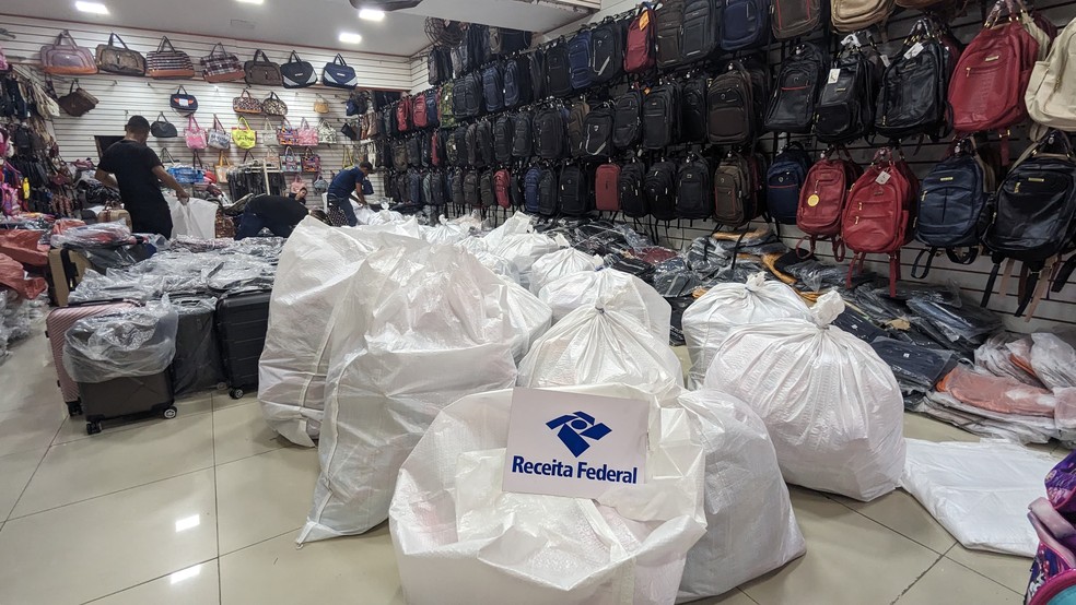 Produtos apreendidos pela Receita Federal em lojas do Alecrim, em Natal — Foto: Divulgação/Receita Federal