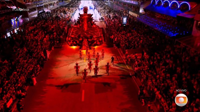 Comissão de frente da Vila Isabel tem José Loreto e Amaury Lorenzo encenando lenda irlandesa