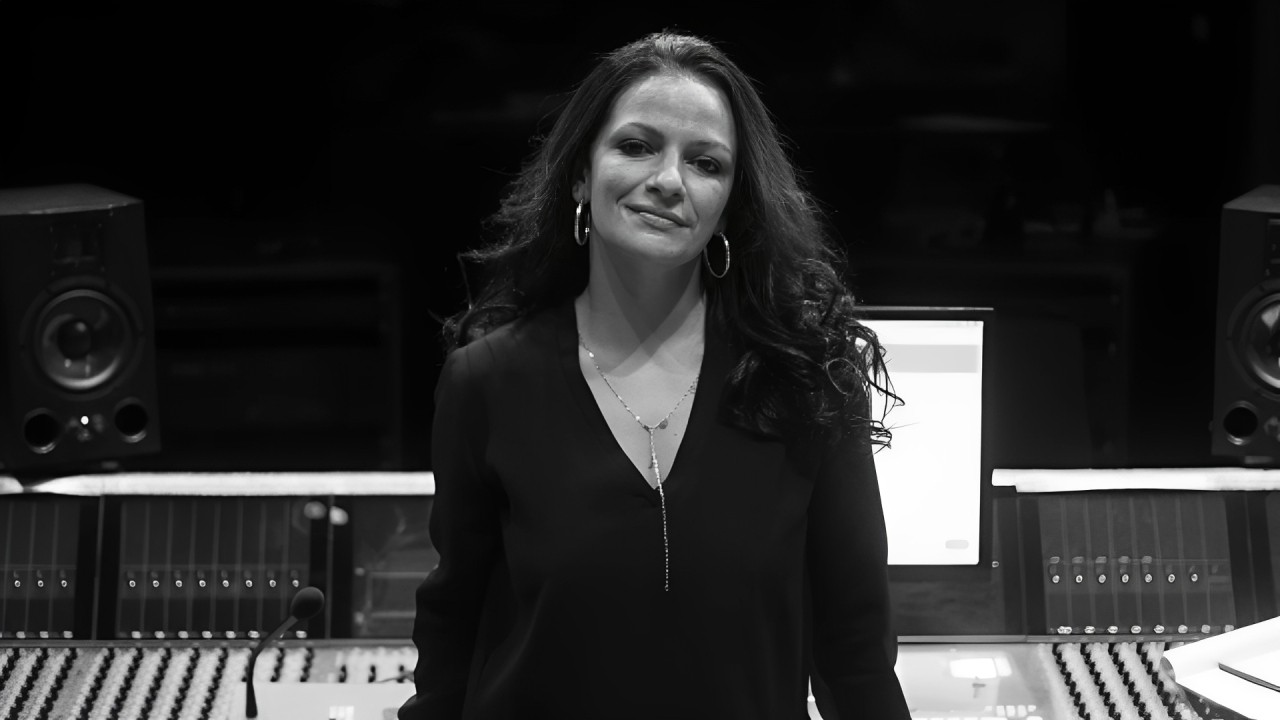 Brasileira que vive no Qatar tenta manter vida normal em meio a tensão com mísseis no Oriente Médio