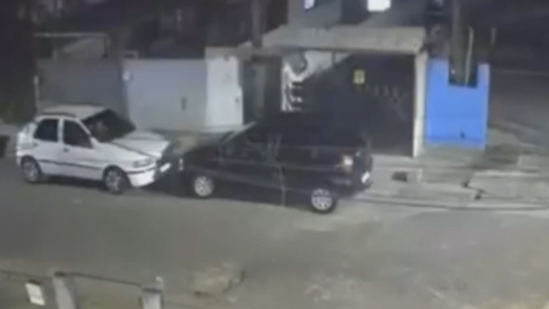 Dois homens são mortos em tiroteio em Canoas; vídeo mostra momento dos disparos