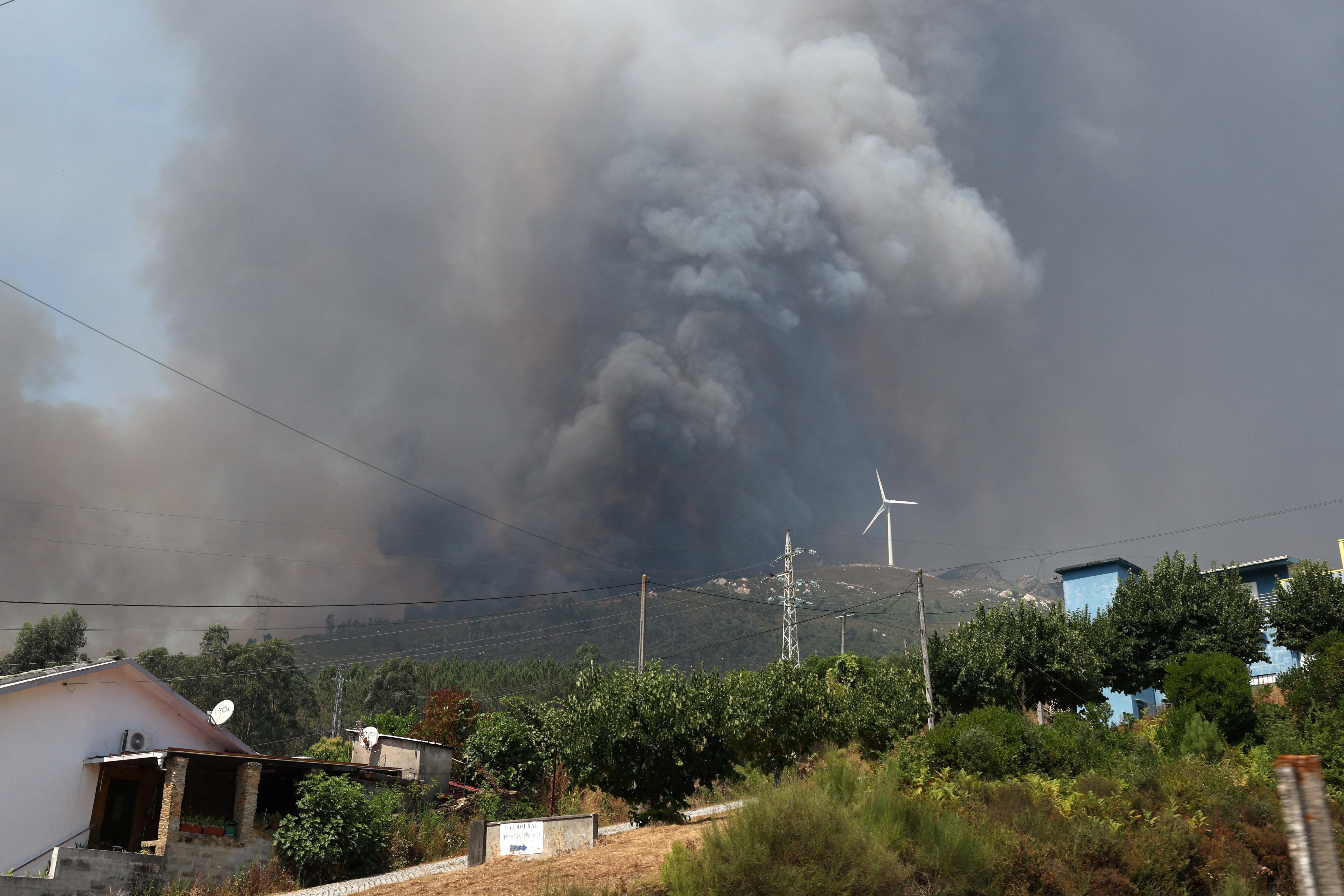 Portugal decreta alerta geral contra incêndios em meio à onda de calor extremo