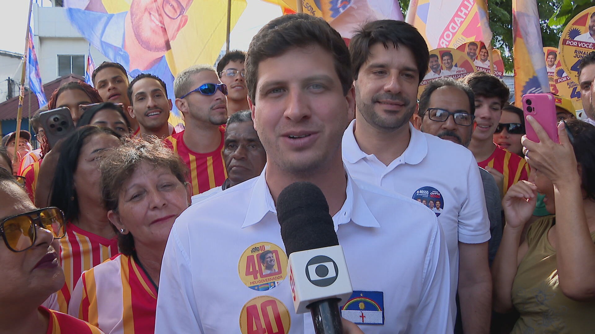 João Campos promete retomar '13º do Bolsa Família' em Pernambuco