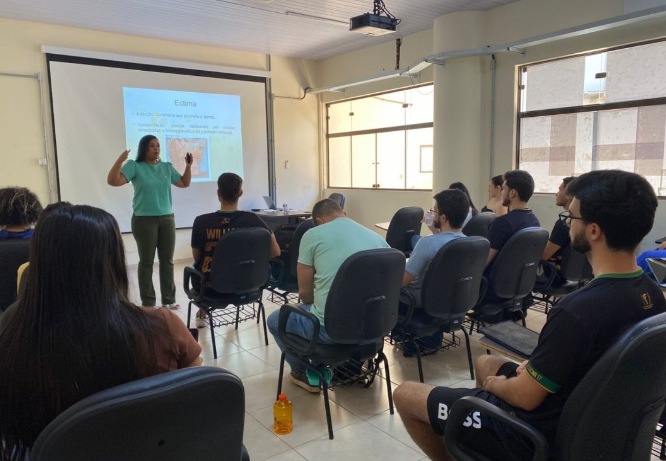 UFNT abre concurso público para professores com salário que pode chegar a quase R$ 15 mil