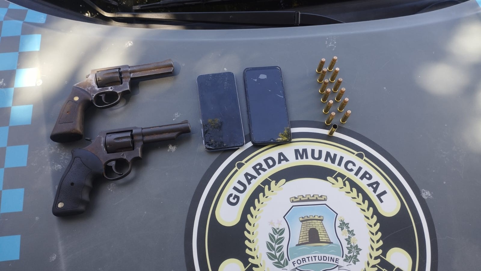 Adolescentes são detidos momentos após matar homem e balear duas pessoas em rua de Fortaleza