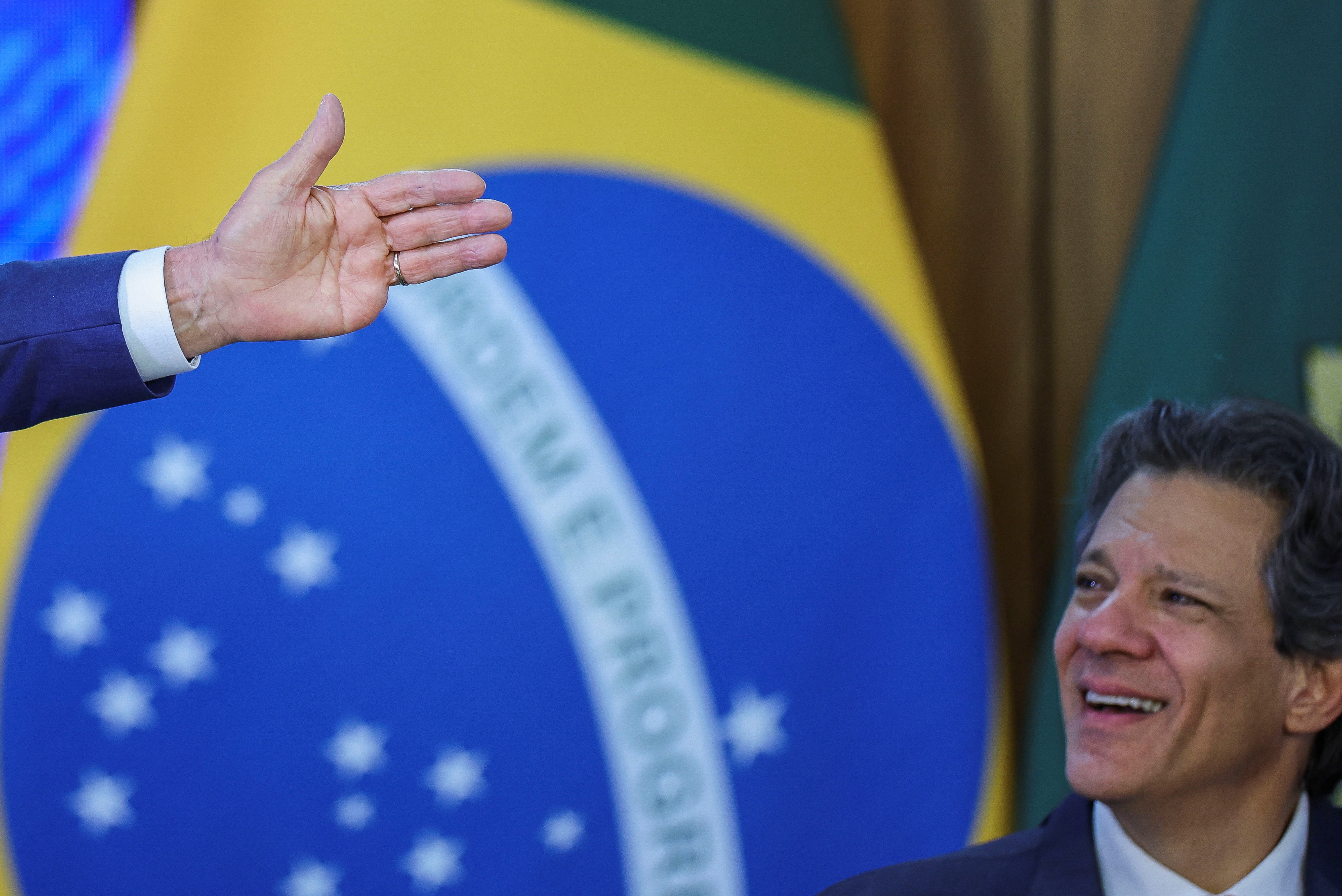 Brasil está sendo sancionado pelos EUA 'por ser mais democrático que o seu agressor', diz Haddad