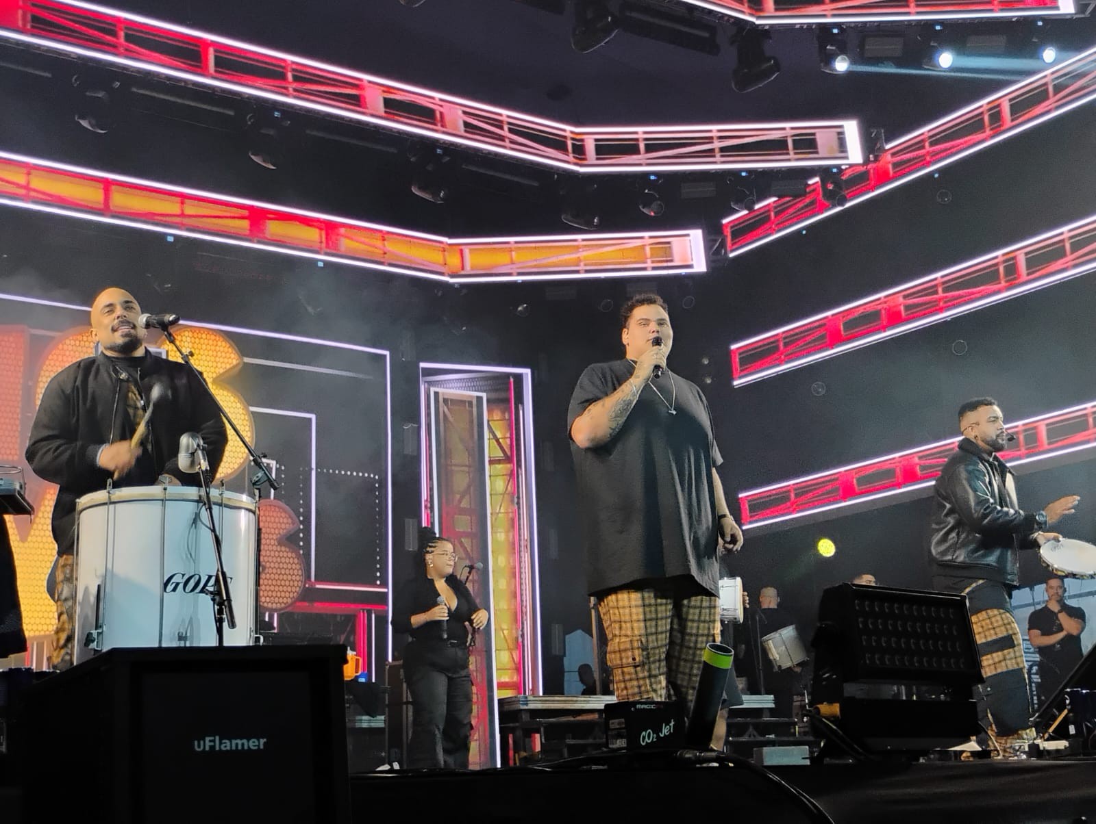 Intérpretes de 'Coração Partido', canção mais ouvida no 1º semestre, Menos é Mais diz que quer gravar com Alejandro Sanz 