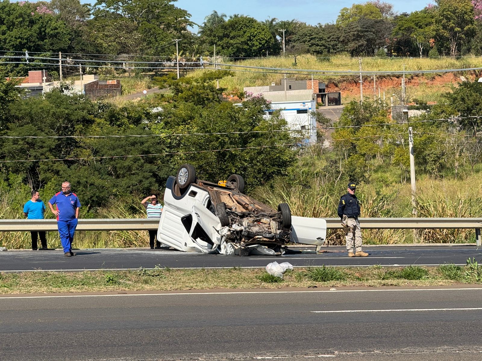 Acidente entre caminhonete, motocicleta e carro mata dois motoristas em Bady Bassitt 