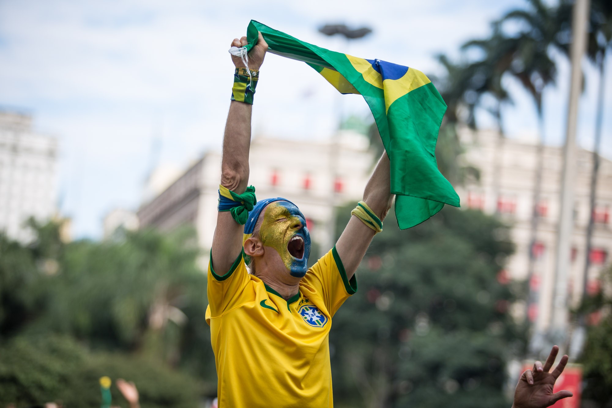 Corte 'antizica' de Richarlison e com cores do Brasil vira moda nas  barbearias, Espírito Santo