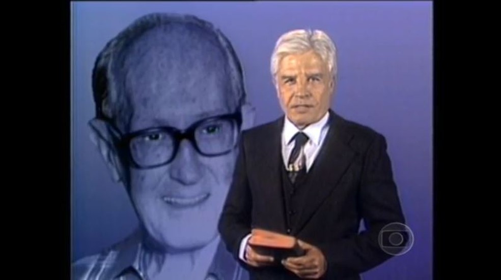 Cid Moreira lê poema de Carlos Drummond de Andrade — Foto: TV Globo