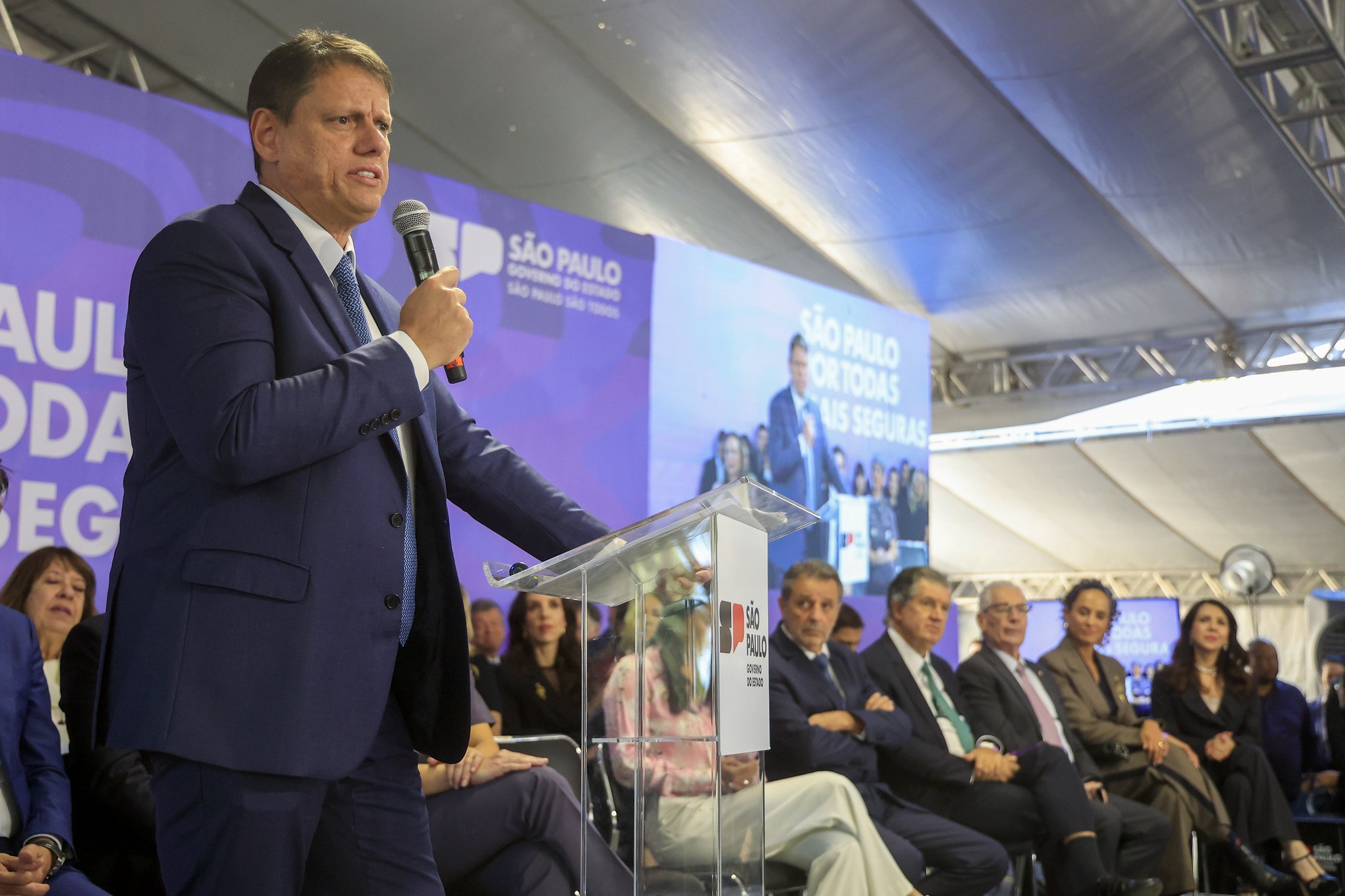 'Polícia agiu como tinha que agir, dentro dos limites da legalidade', diz Tarcísio sobre ação da PM na desocupação da reitoria da USP 