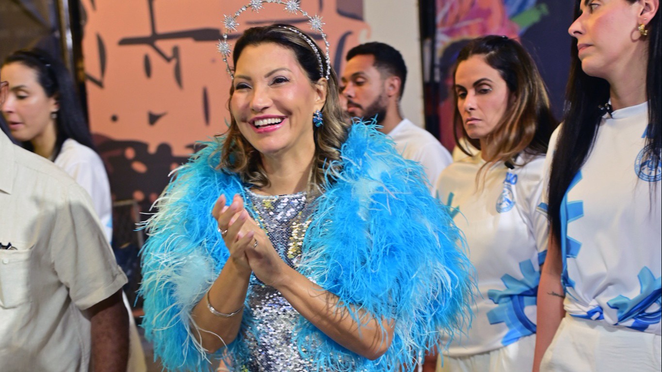 Janja diz que desistiu de desfilar no Carnaval para evitar 'perseguição' a Lula e a escola de samba