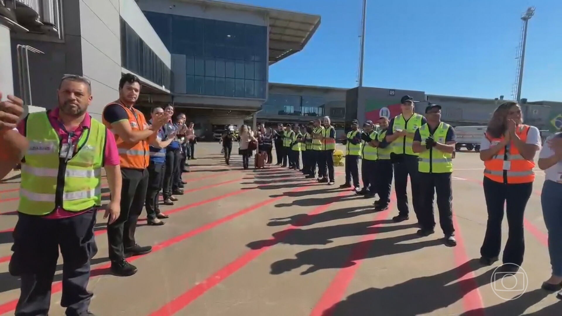 Aeroporto de Porto Alegre volta a funcionar depois de quase 6 meses