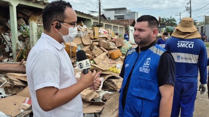 SASDH coordena limpeza em casa de acumulador em bairro da capital