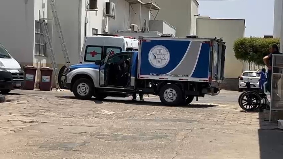 Corpo foi removido para o IML de Barreiras, também no oeste do estado — Foto: TV Oeste