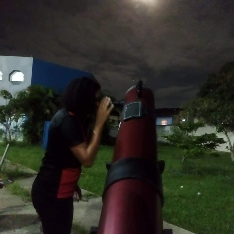 Público poderá observar a lua neste sábado, Dia Internacional da Lua, com uso de telescópio, em Cabo Frio — Foto: Wagner Senna/Arquivo pessoal