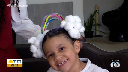Saiba que cuidados tomar na hora de fazer 'cabelo maluco' das crianças