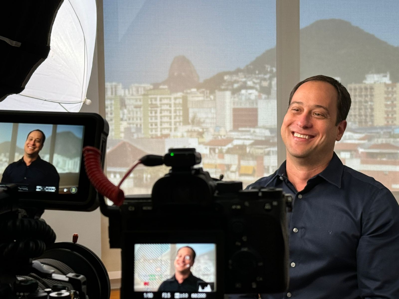 Paulo Marinho destaca espírito empreendedor do presidente da TV Integração, que faz 88 anos 