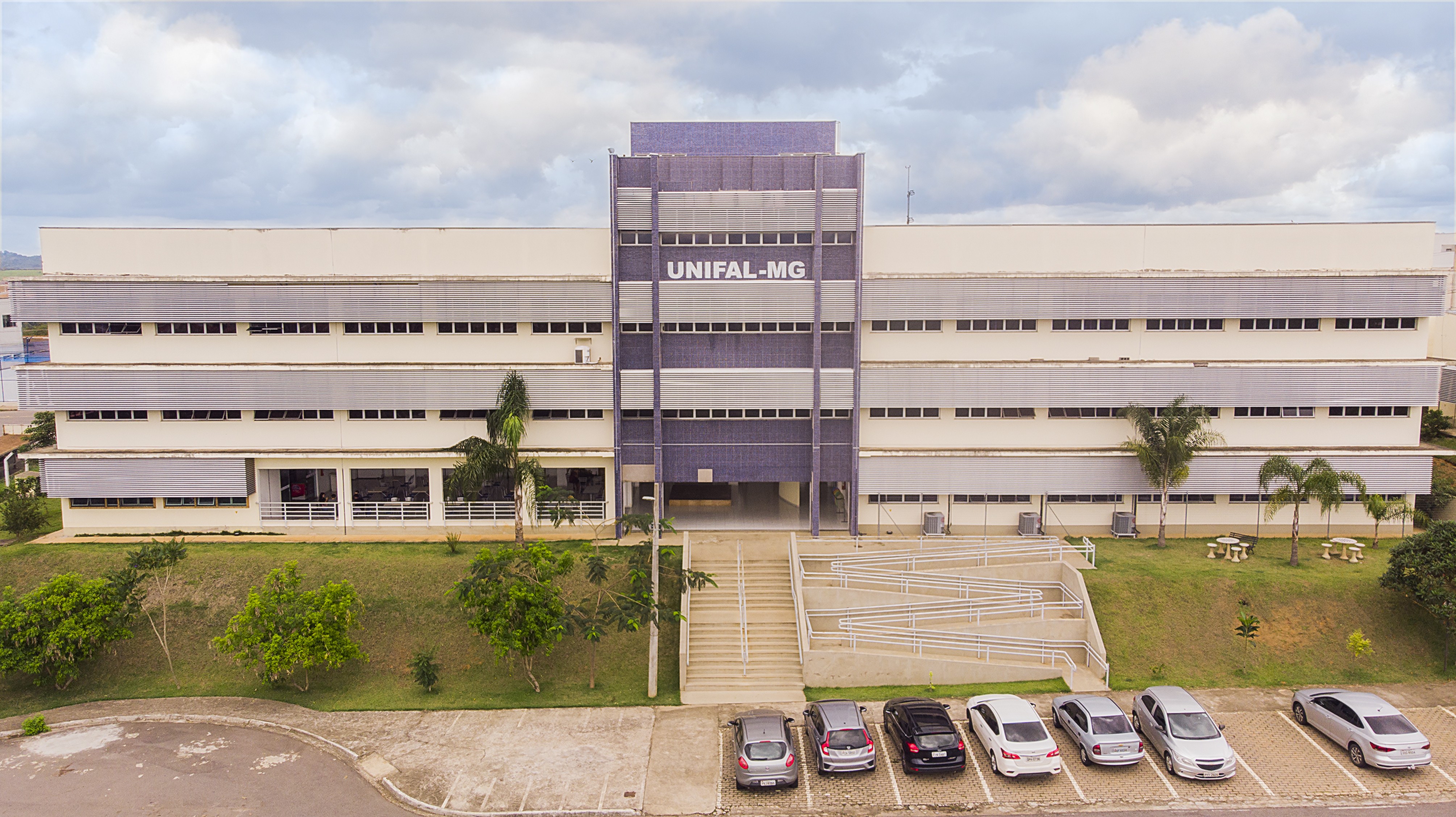 Da Grécia Antiga às fake news: nova obra de pesquisadores da Unifal discute impasses da democracia