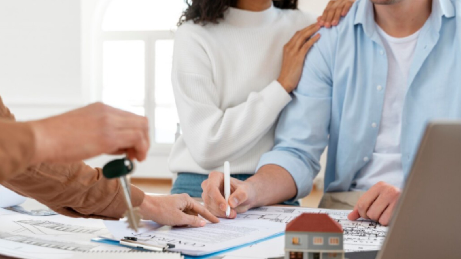 Desmistiﬁcando a Fiança Locatícia: Mitos e Verdades sobre a Garantia Digital