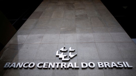 Débitos indevidos: queixas de clientes dispararam após 2020, e bancos atribuem a mudança de norma do BC - Dados de plataformas de proteção ao consumidor registraram aumento no número de reclamações por cobranças indevidas. Segundo a Febraban, a regra que autorizou uma instituição financeira a fazer descontos na conta de um cliente de outro banco 'gerou essa externalidade'.