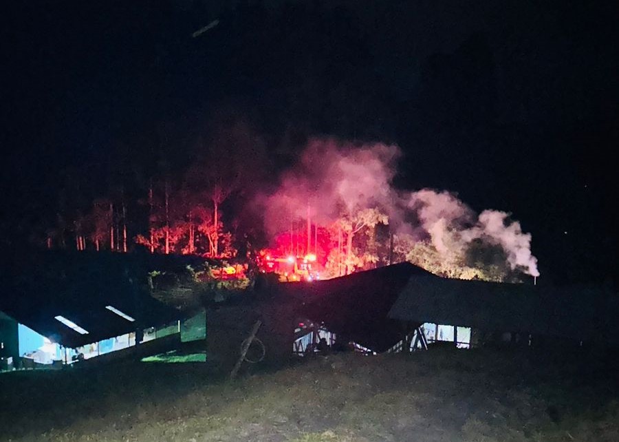 Cabana no interior da Serra de SC é destruída por incêndio; FOTOS