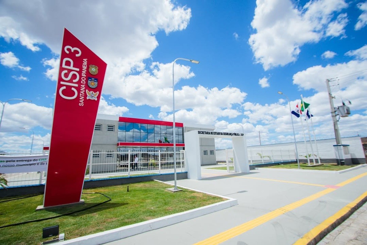 Adolescente resgatada de canil em AL nega tortura, cárcere e questiona prisão do namorado; PC reafirma legalidade