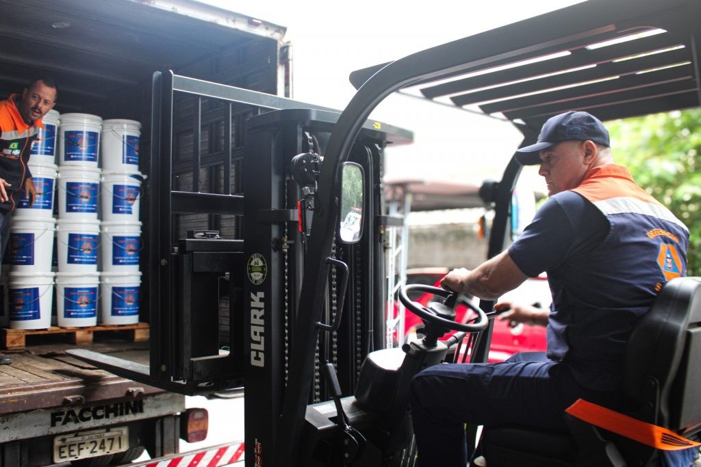 Governo de SP envia ajuda humanitária para 20 mil pessoas no litoral durante Operação Verão Integrada
