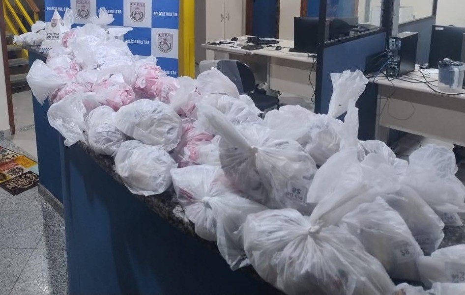 Homem é preso com mais de 10 mil cápsulas de cocaína em Piraí 
