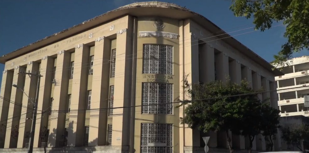Prefeitura da capital deverá ser transferida para prédio onde já funcionou o Ministério da Fazenda  — Foto: Inter TV Cabugi/Reprodução